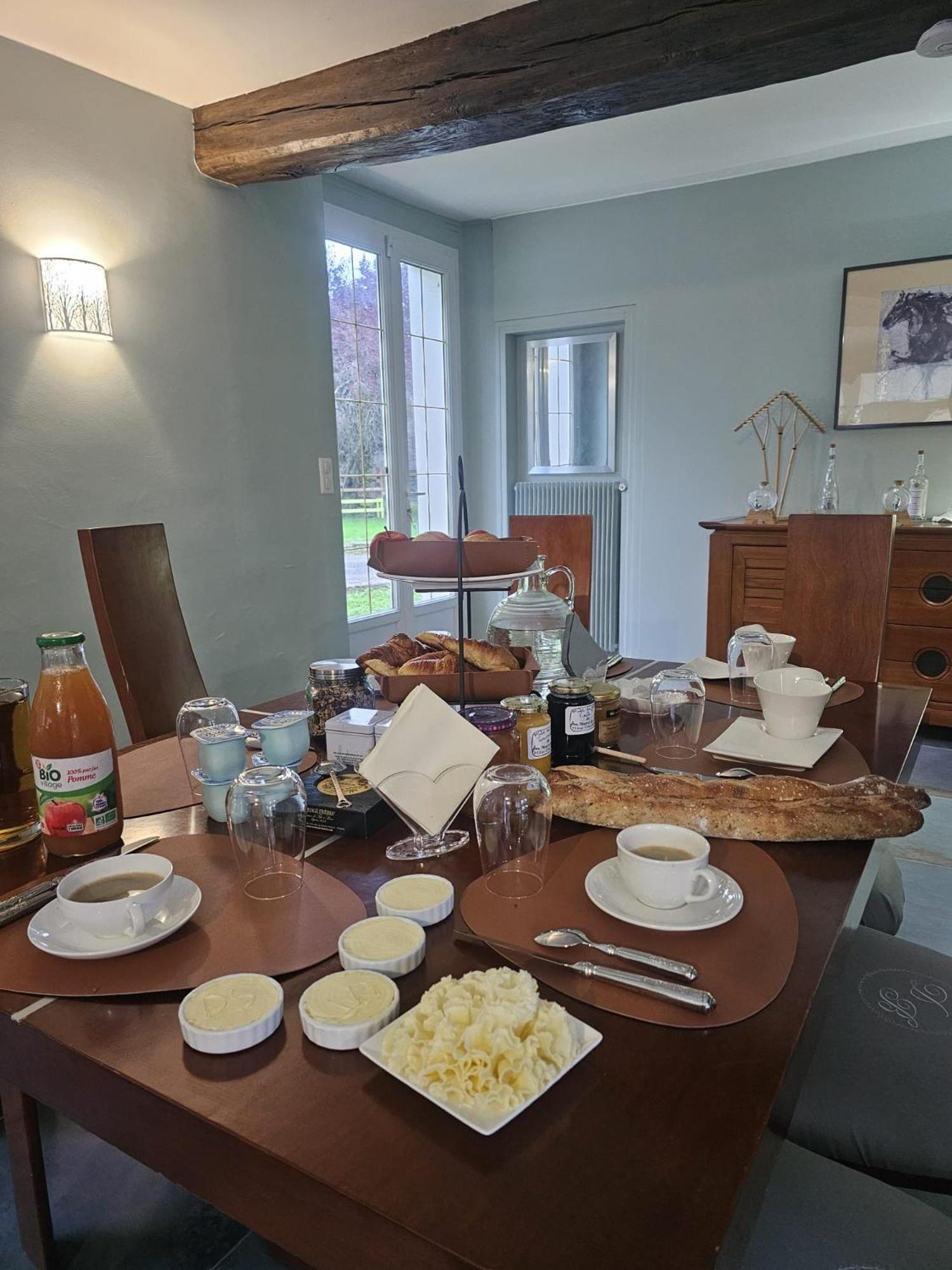 Bed and Breakfast Domaine Des Bruns à Châtillon-Coligny Extérieur photo